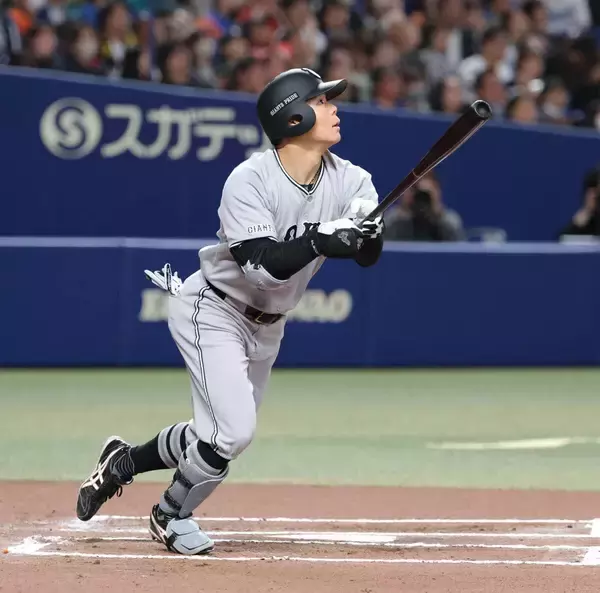 「【巨人】３年目の佐々木俊輔がレギュラーシーズンプロ１号！今季初スタメンで」の画像