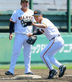 「【巨人】阿部監督、吉川尚輝「三塁」に言及　本人と話し「近い将来のため」基本は二塁も「幅が広がる」　１軍復帰の判断基準も明言」の画像1