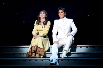 音彩唯＆朝美絢　雪組新時代幕開け…コミック原作「波うららかに、めおと日和」３０日まで上演中