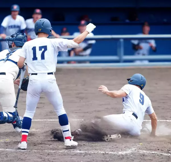 【高校野球】横浜のホームスチールに球場どよめく…浦和学院から１イニング５得点で春の関東Ｖに前進