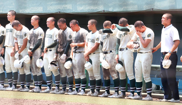 【高校野球】報徳学園が３８年ぶり兵庫夏のコールド負けの屈辱　春の近畿王者が甲子園を逃すのも１１年ぶり　大角健二監督「一番大事な場面で、こうやったら負けるよというのが出てしまった」