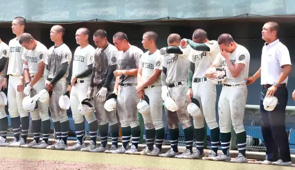 【高校野球】報徳学園が３８年ぶり兵庫夏のコールド負けの屈辱　春の近畿王者が甲子園を逃すのも１１年ぶり　大角健二監督「一番大事な場面で、こうやったら負けるよというのが出てしまった」