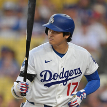 大谷翔平、１打席目の高速右前打で２戦連続安打…最強左腕スクバルがドジャース移籍後初初白星へ