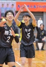 熊本男子セッター岩下遼大「優勝したい」兄からのエール胸に連勝貢献　８大会ぶりＶへ予選１位突破…全国中学バレー