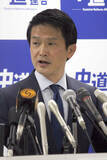 「中道・小川淳也新代表、就任会見でエプスタイン文書について「不勉強で申し訳ない」」の画像1
