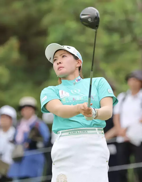 【女子ゴルフ】永井花奈がイーグル＆５連続バーディーで首位浮上　９年ぶりＶへ「強い選手もいないし、チャンスかな」