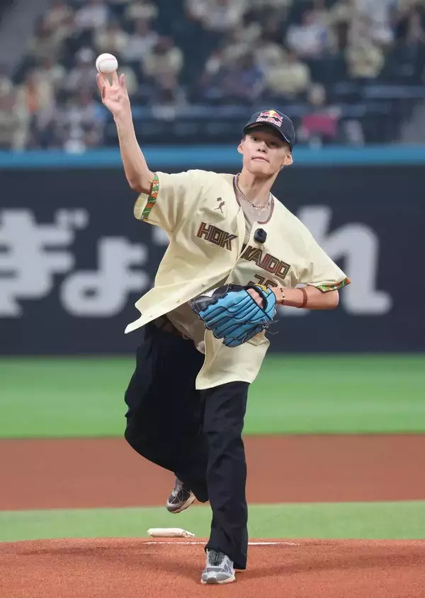 【日本ハム】ミラノ五輪、男子スノボ銅メダル、山田琉聖がファーストピッチ、札幌市出身ハムファン、伝説４者連続弾も生観戦「チーム戦は尊敬している」