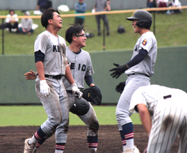 【高校野球】慶応が劇的サヨナラで４年ぶり関東大会進出　二刀流・渡辺英亜が場外弾＆サヨナラ打の大暴れ…秋季神奈川県大会