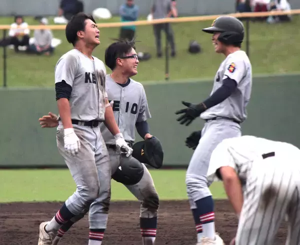 【高校野球】慶応が劇的サヨナラで４年ぶり関東大会進出　二刀流・渡辺英亜が場外弾＆サヨナラ打の大暴れ…秋季神奈川県大会