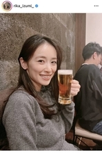 ６月に結婚の泉里香、自然体の姿もステキ「めっちゃ綺麗」「かわいすぎ！」…夫はサッカー日本代表・谷口彰悟