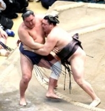 豊昇龍、痛恨の４敗目　八角理事長「立ち合いに気力がなかった」