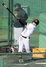 巨人・荒巻悠「思ったより飛んでるなぁ」４２スイングでサク越え５発！３連発も！「自分でもびっくり」