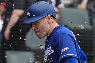 ドジャース・フリーマンが１３号特大勝ち越し弾　４試合ぶり豪快アーチに敵地が騒然