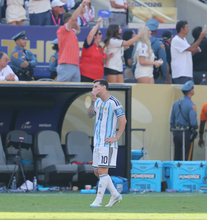 【Ｗ杯】メッシ無念…アルゼンチン連覇ならず　１０人で延長戦戦うも最後に力尽きる　頼みの「神の子」も不発