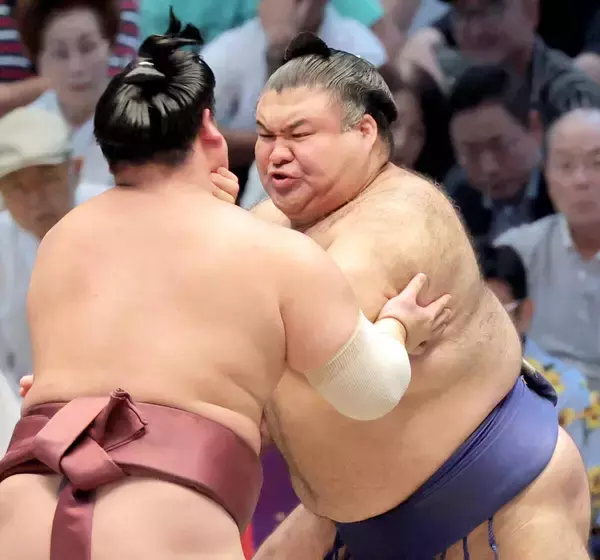高安、軍配差し違えで２敗キープ「昨日よりは体の調子が良かったので、思い切っていけました」