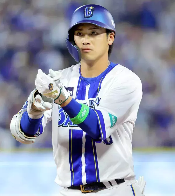 【ＤｅＮＡ】森敬斗が中日・村松、阪神・佐野と自主トレ　２６日にファンミーティング開催