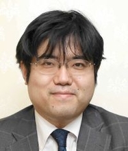 名人挑戦中の糸谷哲郎八段、九段に昇段　盤外では日本将棋連盟常務理事　多忙も３０戦２０勝