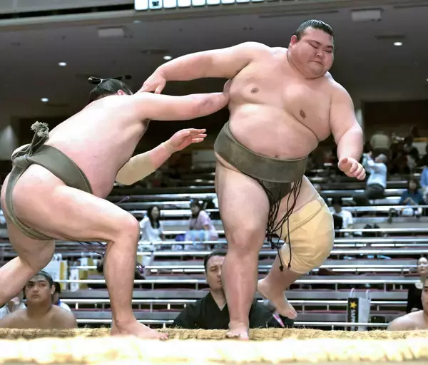 東海大柔道部出身の岡田　自身初の連敗スタート　元十両の変化に屈し「いい勉強です」