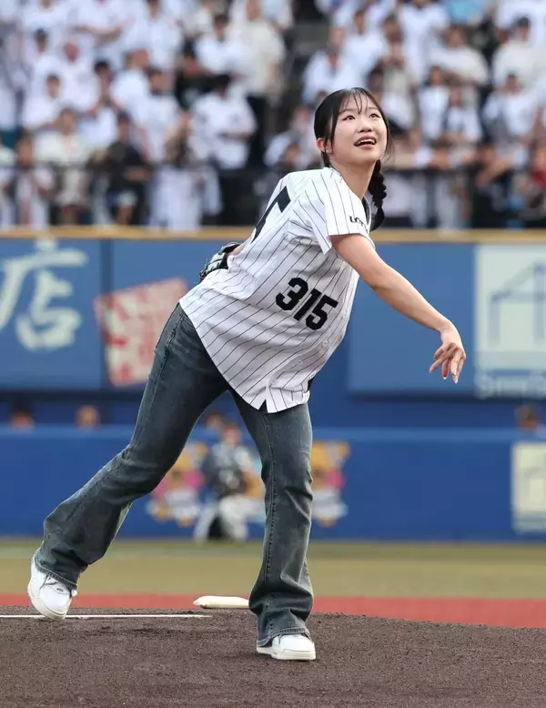 【ロッテ】フィギュア女子・中井亜美が始球式でワンバン投球も自己採点は「９０点ぐらい」　先輩・坂本花織から珍アドバイスもらった裏話も披露