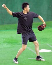 巨人・戸郷翔征「肩肘はけがしてないので」足への負担避けつつボール使った練習で感覚維持