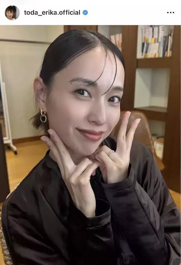 戸田恵梨香が誕生日を報告！笑顔の近影も「１日１日が目まぐるしく過ぎていきますが　優しい時を過ごせています」　