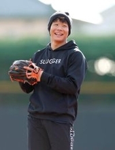 【巨人】佐々木俊輔が日立製作所で自主トレ「この２年間は信頼が薄かった」走攻守レベルアップ目指す