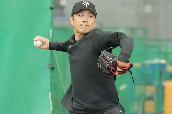 戸郷「速い、いい球」　田中将大も見つめた…巨人新加入・則本昂大のブルペンにみんな熱視線「良かった」３４球