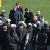 「【巨人】「歴史に残るチームを作るぐらいの勢いで」燦燦会会長が宮崎キャンプで熱いエール」の画像1