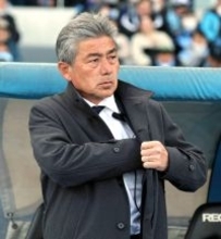 ０―５大敗の川崎・長谷部茂利監督「策を講じたが、あまり効果的ではなかった」…試合後はブーイングも