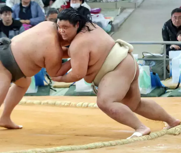 「春場所で新入幕の藤凌駕が巡業初参加　笑顔でファンサービスし「地方巡業しか来られない人もいる。でも自分の稽古も大事」」の画像