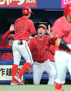 【広島】新井貴浩監督が小園海斗に苦言「ああいうプレーをされるとチームの士気が下がる」「ピッチャーも人生をかけて戦っている」