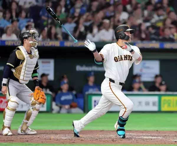 【球宴】巨人・大城卓三が８回に適時二塁打！浦田俊輔の出塁からつなぐ！