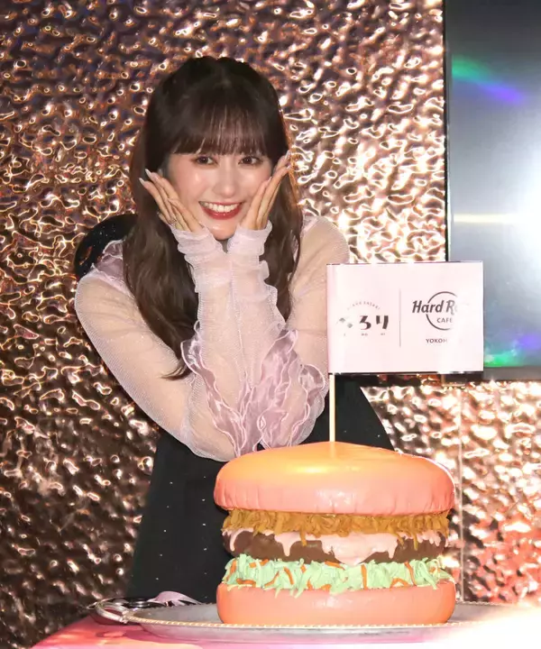 ももクロ佐々木彩夏、初写真集で１日１０食、２万キロカロリー摂取「普段の食生活が丸々反映されている」