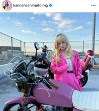 橋本環奈の特攻服姿！「金髪も似合うなんて...」「ばりかわええやん！」「ビジュ強すぎる」