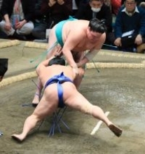 一山本、“推し力士”を引き落とし、連敗を６で止める「土俵に上がってしまえば考えない」