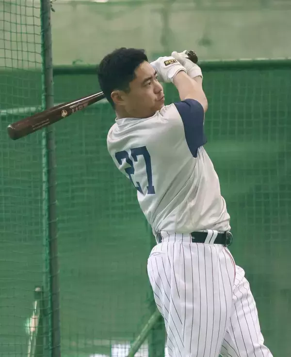 【ヤクルト】侍ジャパンの野手最年長・中村悠平が「侍対決」で二塁打　代表合宿へ「日本の野球界のために」