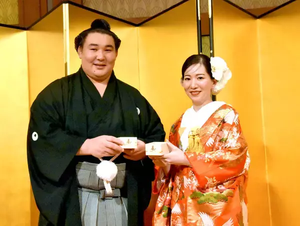 幕内・欧勝馬が結婚披露宴「人生で一番忙しく、一番楽しい時間」、ＣＡの夫人の白無垢姿に「きれいだった」