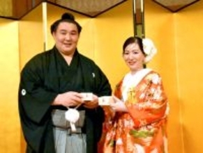 幕内・欧勝馬が結婚披露宴「人生で一番忙しく、一番楽しい時間」、ＣＡの夫人の白無垢姿に「きれいだった」