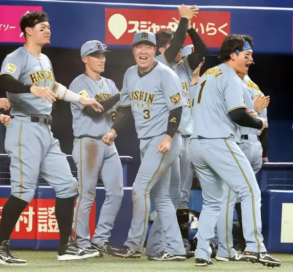 【阪神】これぞ９回、粘り腰の虎！　今季１３試合目で初首位！　藤川球児監督「束になって選手が連動してくれた」一挙４得点で中日・松山晋也ＫＯ