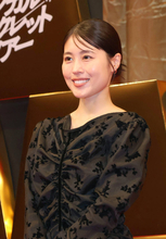 有村架純、シンガポールロケで転倒「ズボンのすそを踏んでしまって…３０すぎて急に全力疾走は危ない」と照れ笑い