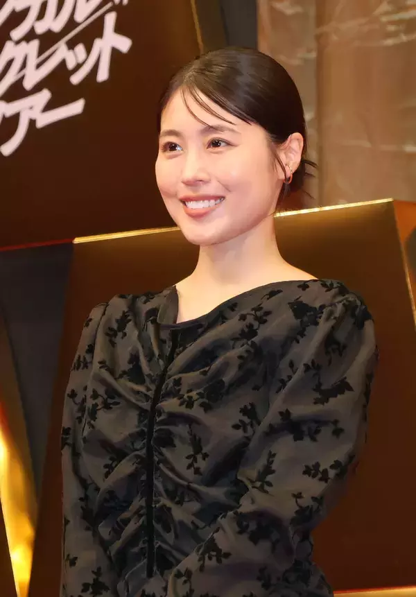 有村架純、シンガポールロケで転倒「ズボンのすそを踏んでしまって…３０すぎて急に全力疾走は危ない」と照れ笑い