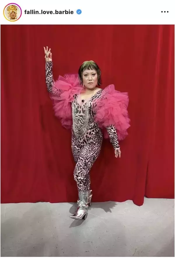 バービー、前髪ぱっつんにイメチェン＆相方・ハジメと「今年初めて会いました！解散してません！」２ショット！