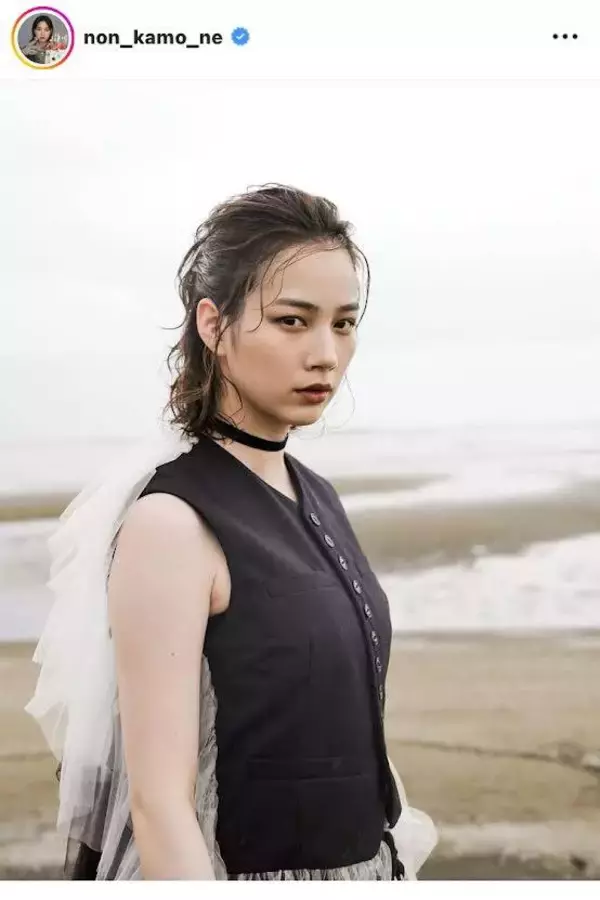 朝ドラヒロイン女優、雰囲気ガラリ！「目力が」「日本一カッコ美しい」「やっぱり唯一無二」…のんが公開