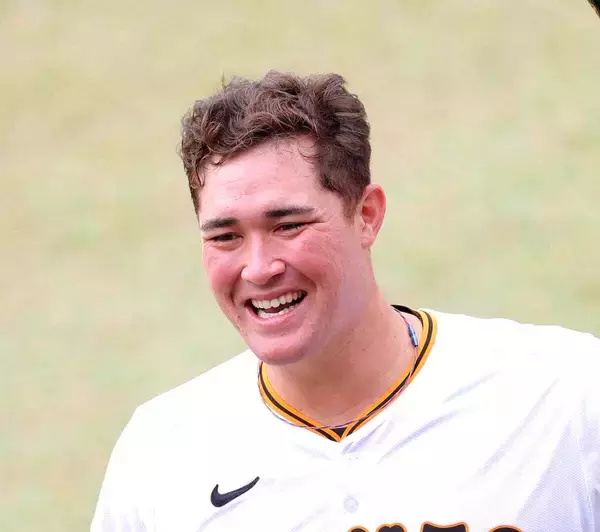 【巨人】「２０２６年、いいっすねえ！」盛り上げ役の声の主は？合同自主トレスタート