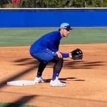 「見た目が怖い」と言われたブルージェイズ・シュナイダー監督　大きなハグで岡本を歓迎