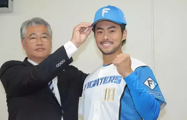 【日本ハム】ＷＢＣ台湾代表のライル・リンが入団会見　「リンが多いのでライルと呼んで」林ヘッドコーチに同僚には古林（グーリン）