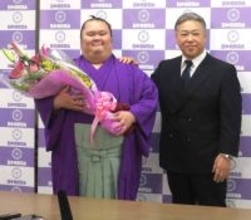元幕内・千代丸が引退会見「スッキリした」今後は若者頭に　千代丸たんの愛称で人気　２３年末にはＣＡと結婚