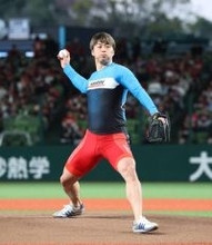 Ｇ１を９度Ｖ　平原康多さんが西武―楽天戦で始球式「ぶつけないよう練習通り投げられた」
