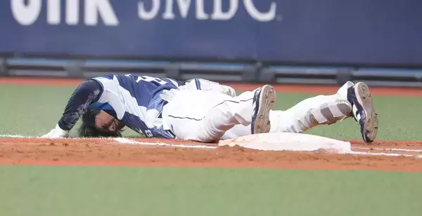 【西武】２年目内野手・佐藤太陽が出場選手登録抹消　気迫のヘッスラで左肩負傷