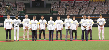 【ソフトバンク】柳田悠岐が勝ち越し２ラン！初回０―４→３回４－６　試合前には現役で唯一「ＯＨ　ＳＡＤＡＨＡＲＵ　ＬＥＧＡＣＹ　ＤＡＹ」のセレモニーに参加